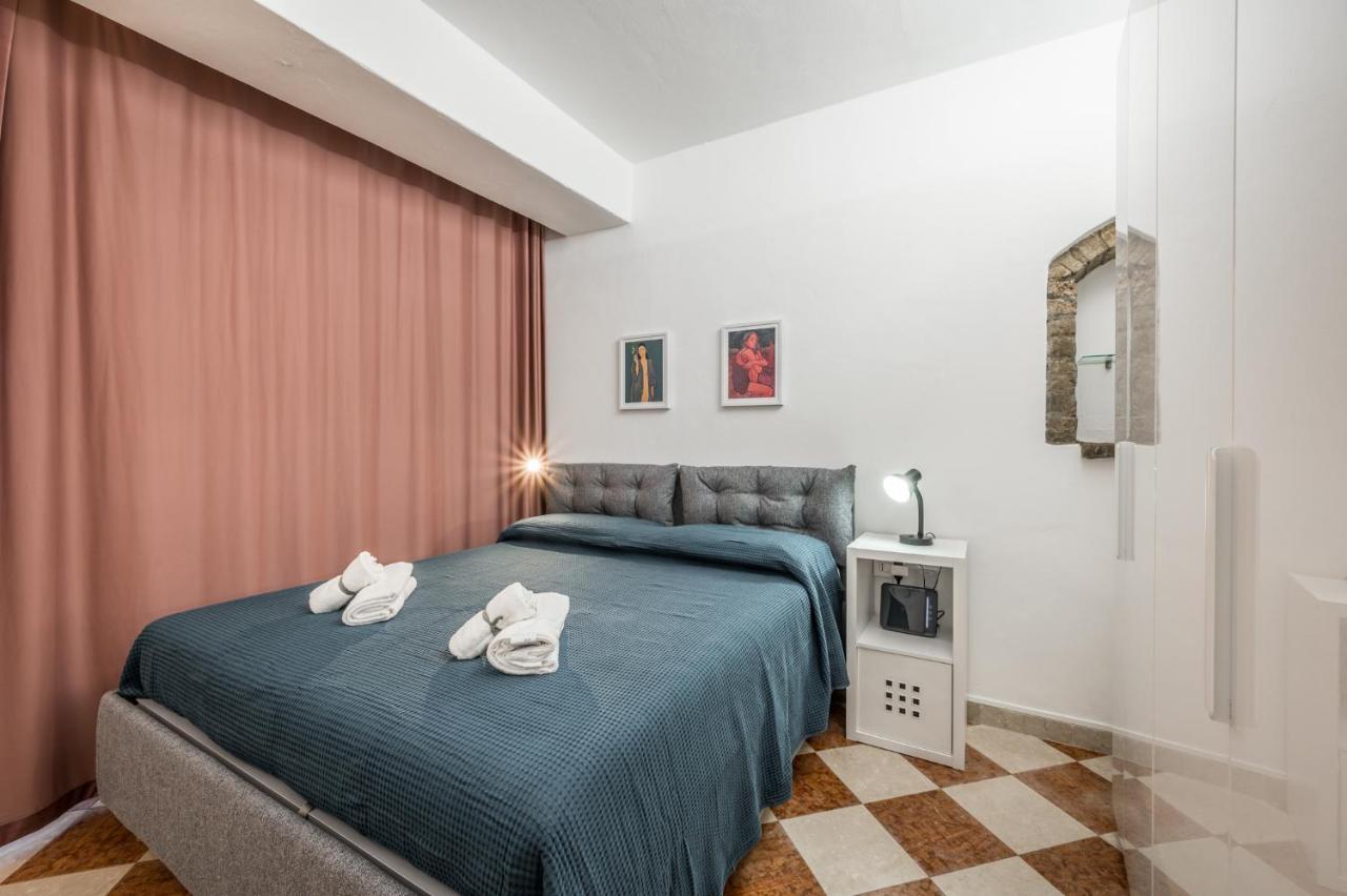 Casa Camilla - Arty Suite Nel Centro Storico Parma Luaran gambar